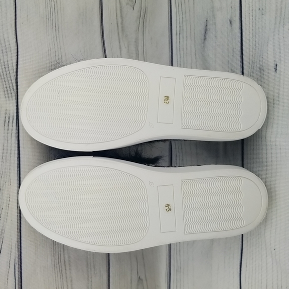 Bettye Muller Women's •Nikki• Faux Fur Boucle Slip-On Sneaker 6.5 - Picture 6 of 9